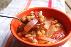 شوربة الطماطم بالحمص