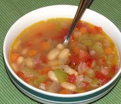 شوربة الفاصوليا البيضاء بالديك الرومي