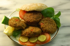 الفلافل مع صوص الشطة