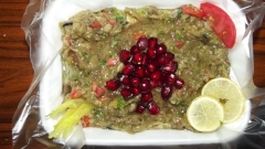 متبل باذنجان بالبندورة