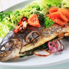 سمك بالزيتون فى الفرن